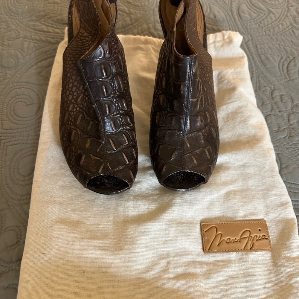 Snakeskin shoes, brand new